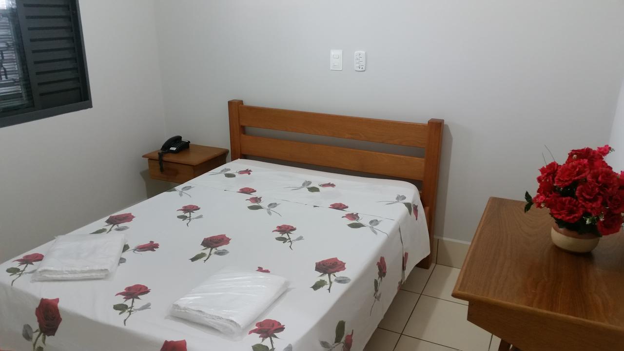 Florenca Hotel Santo Anastacio Luaran gambar